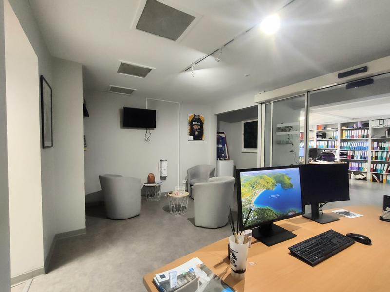 Local d'activités - 700 m²