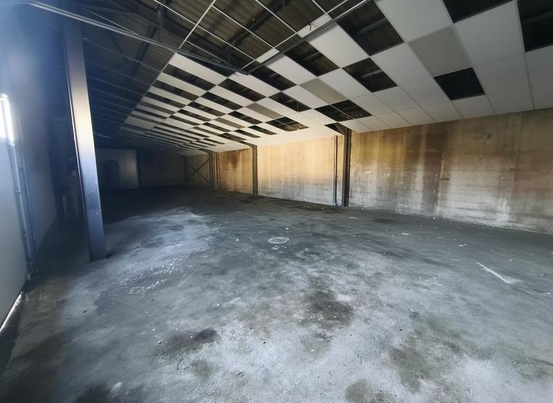 Entrepôt - 240 m²