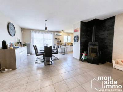 Maison - 98 m² - 5 pièces