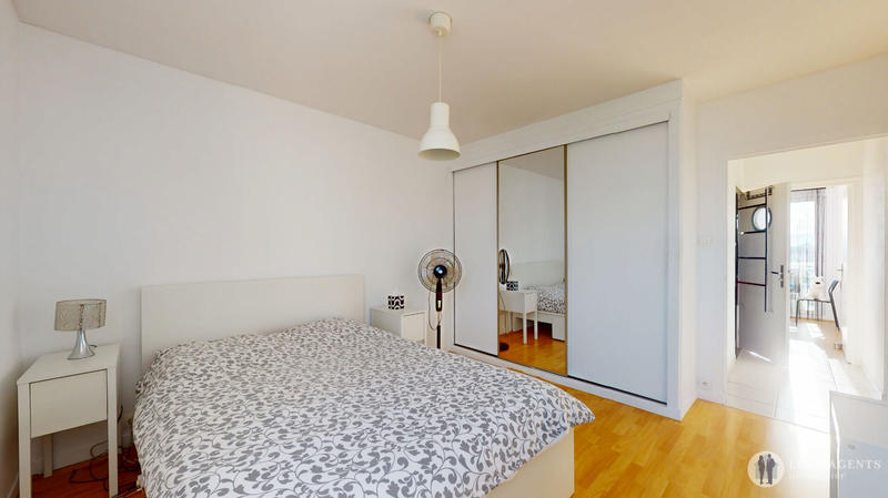 Appartement - 80 m² - 4 pièces