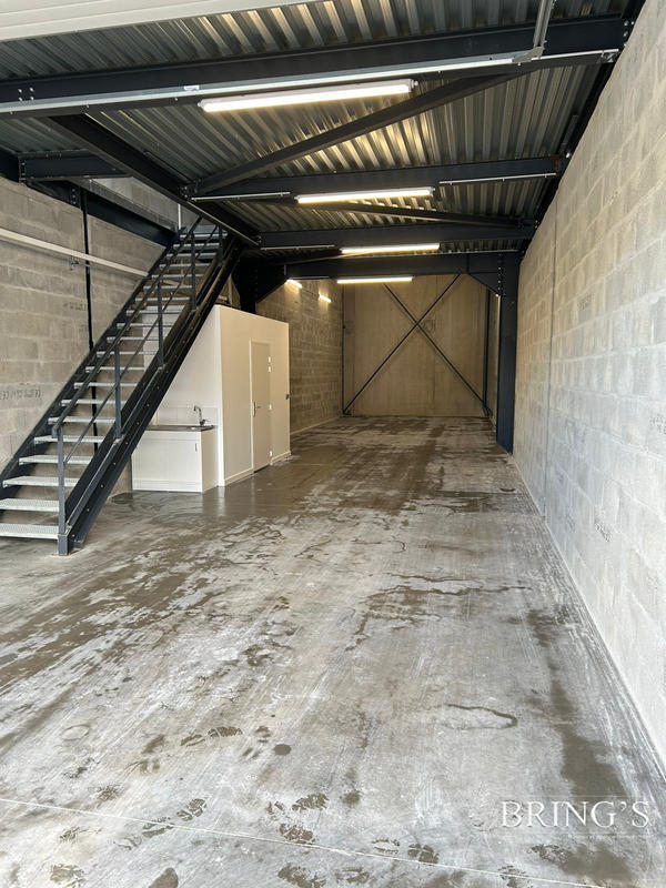 Entrepôt - 188 m²