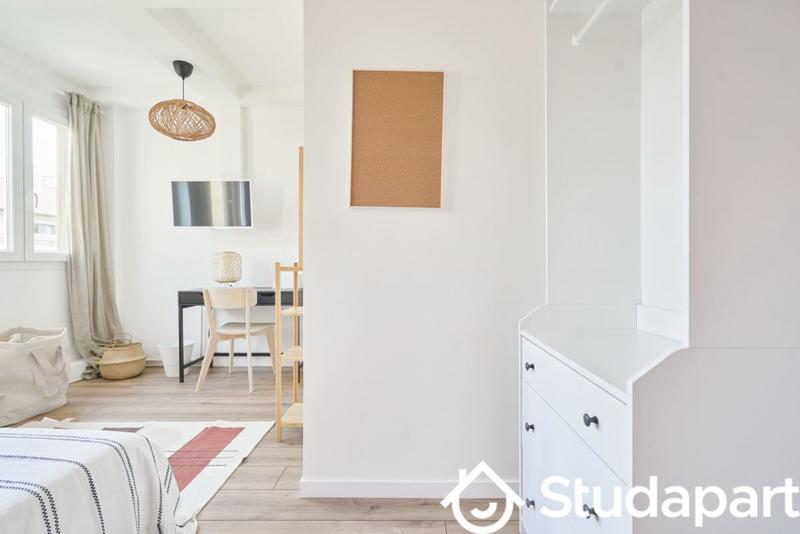 Chambre - 12 m² - 1 pièce