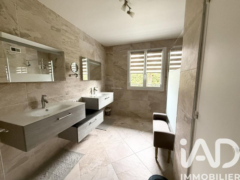 Maison - 323 m² - 9 pièces