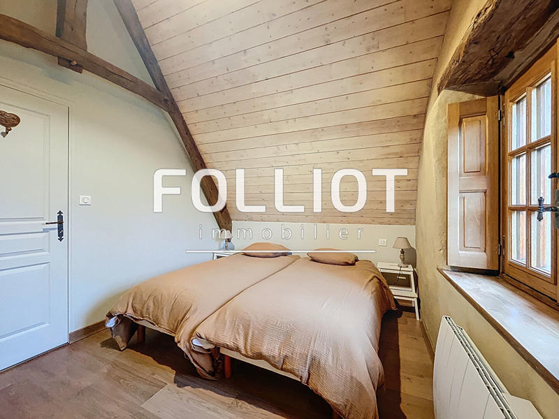 Maison - 240 m² - 10 pièces