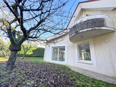 Maison d'architecte - 110 m² - 5 pièces