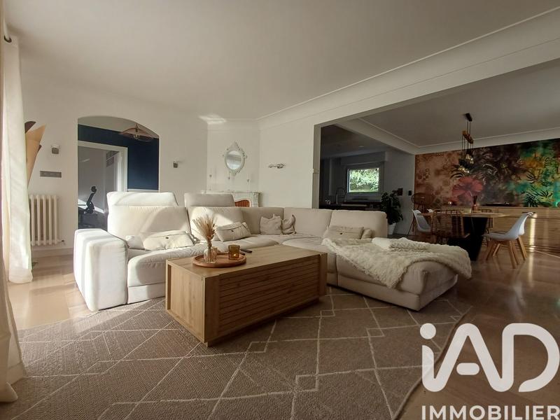 Maison - 199 m² - 7 pièces