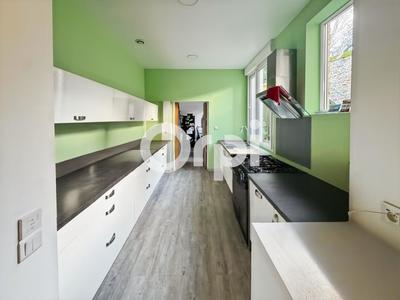 Maison - 273 m² - 6 pièces