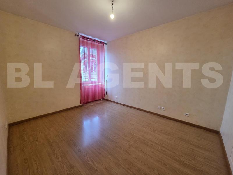 Maison - 202 m² - 8 pièces