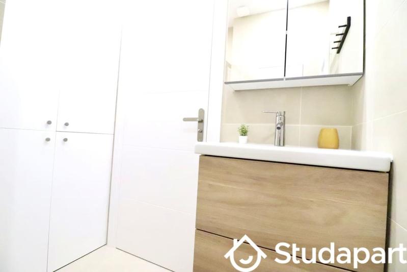 Chambre - 11 m² - 1 pièce