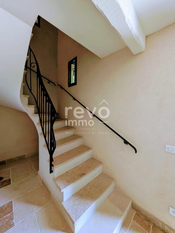 Maison - 255 m² - 7 pièces