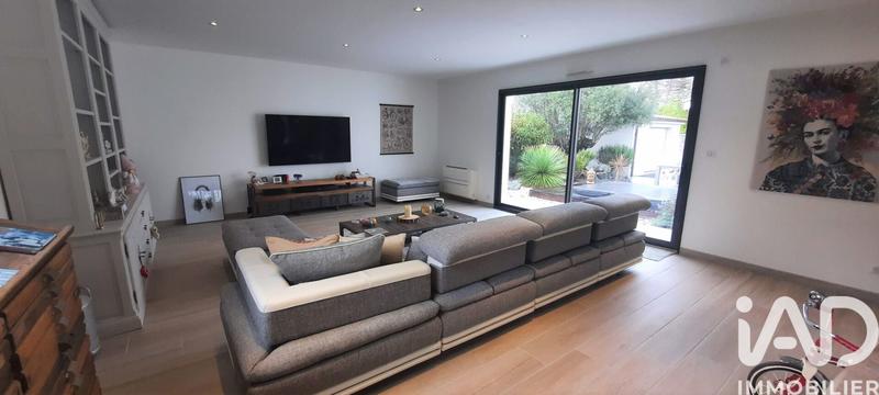 Maison - 213 m² - 7 pièces