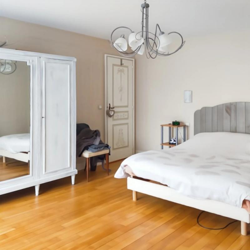 Maison - 211 m² - 7 pièces