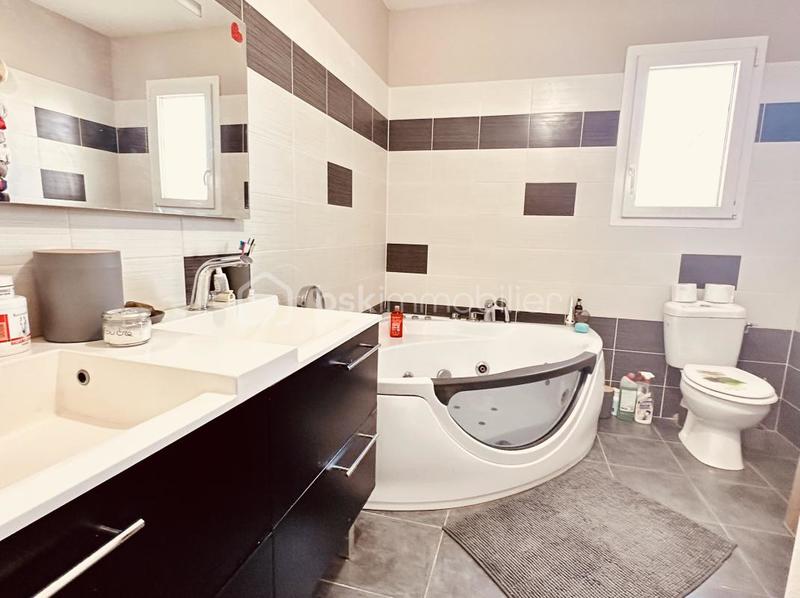 Maison traditionnelle - 120 m² - 5 pièces