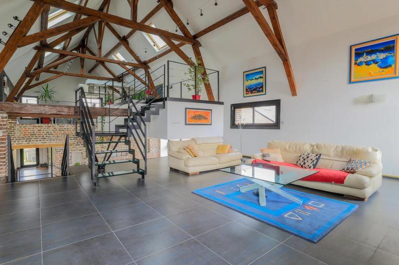 Maison - 395 m² - 9 pièces