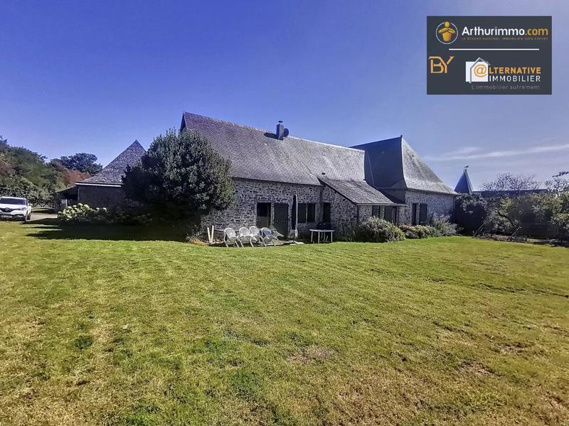 Maison - 979 m² - 26 pièces