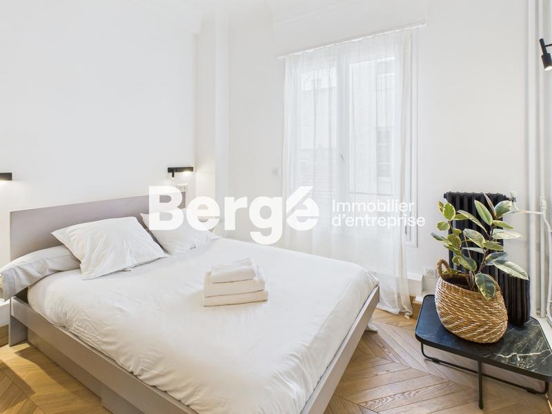 Bureau - 128 m² - 4 pièces