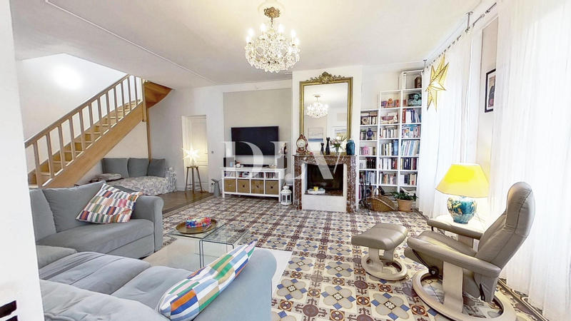 Maison ancienne - 197 m² - 7 pièces