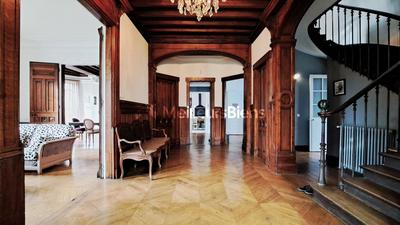 Maison - 320 m² - 10 pièces