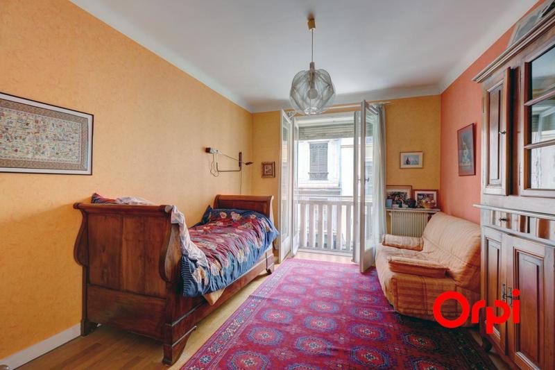 Appartement - 152 m² - 6 pièces