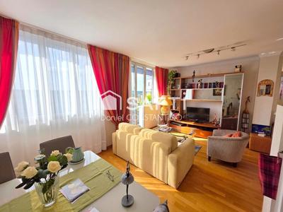 Appartement - 90 m² - 5 pièces