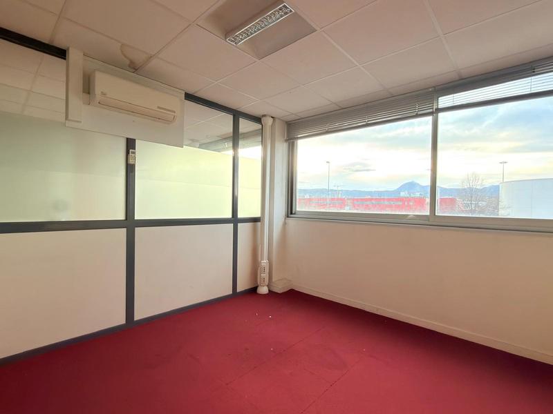 Bureau - 366 m² - 17 pièces