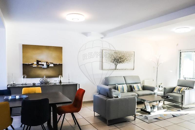 Maison - 144 m² - 5 pièces