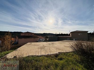 Terrain constructible - 780 m²