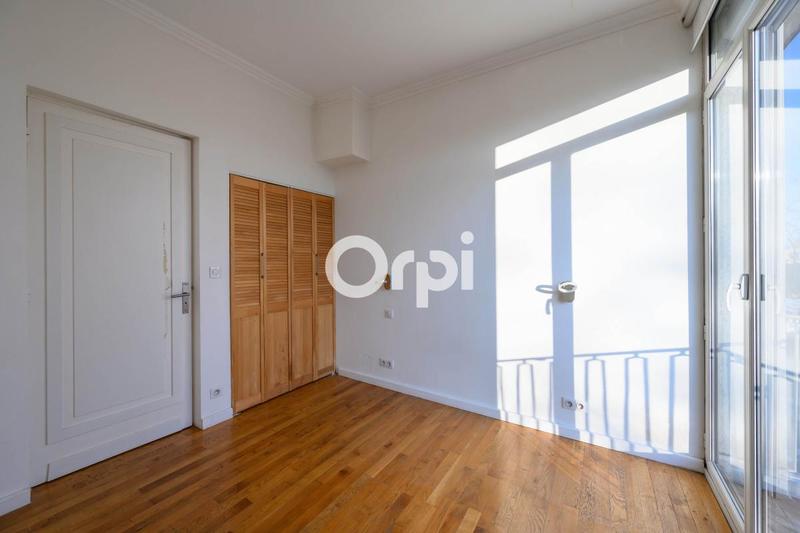 Appartement - 80 m² - 3 pièces