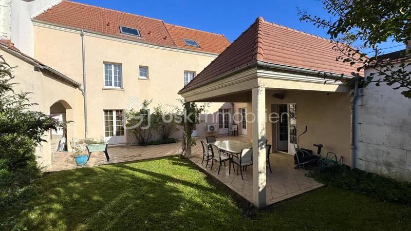 Maison de ville - 210 m² - 7 pièces