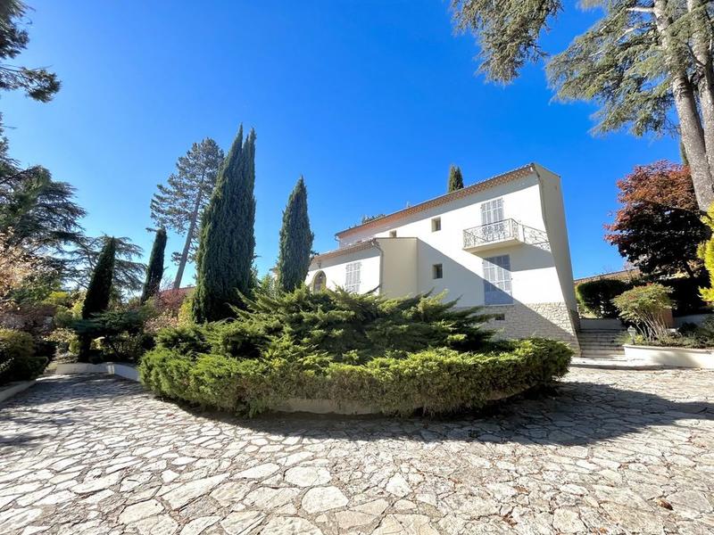 Villa - 194 m² - 6 pièces