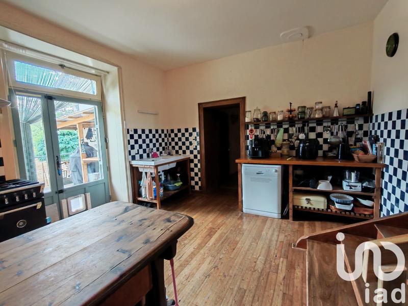 Maison - 235 m² - 10 pièces