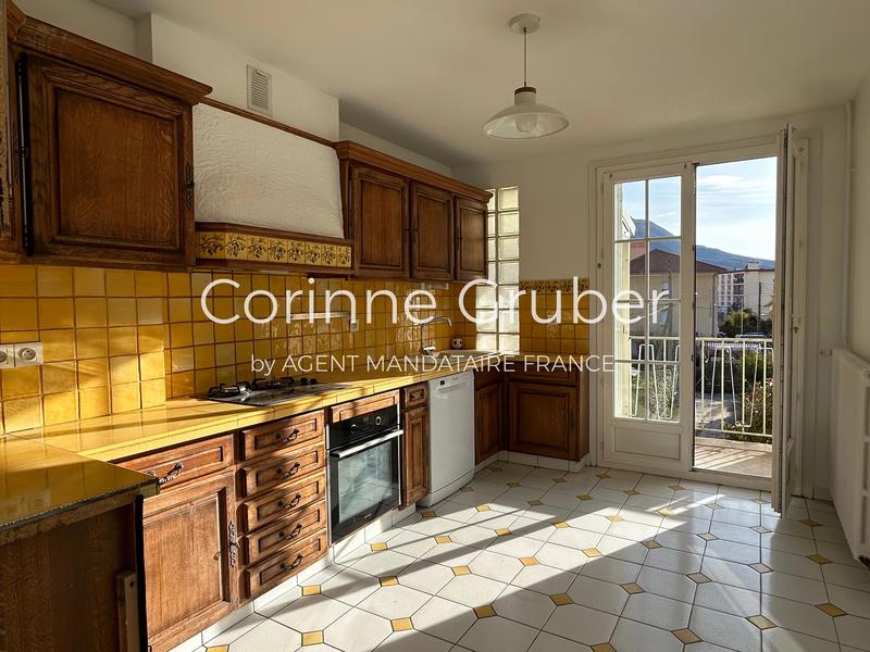 Appartement - 93 m² - 4 pièces