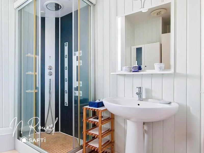 Maison - 240 m² - 7 pièces