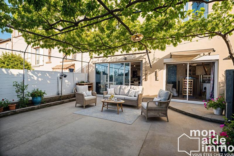 Maison traditionnelle - 163 m² - 6 pièces