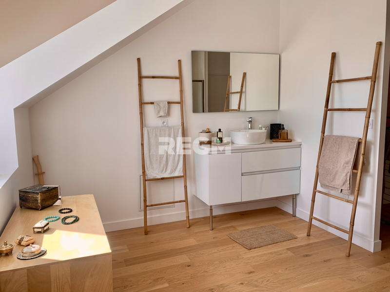 Maison - 132 m² - 8 pièces