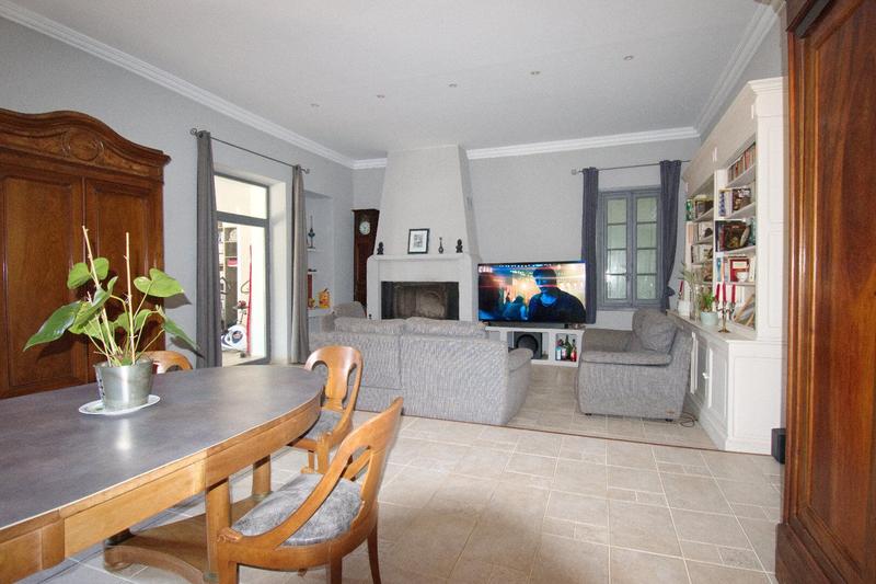 Maison - 363 m² - 12 pièces