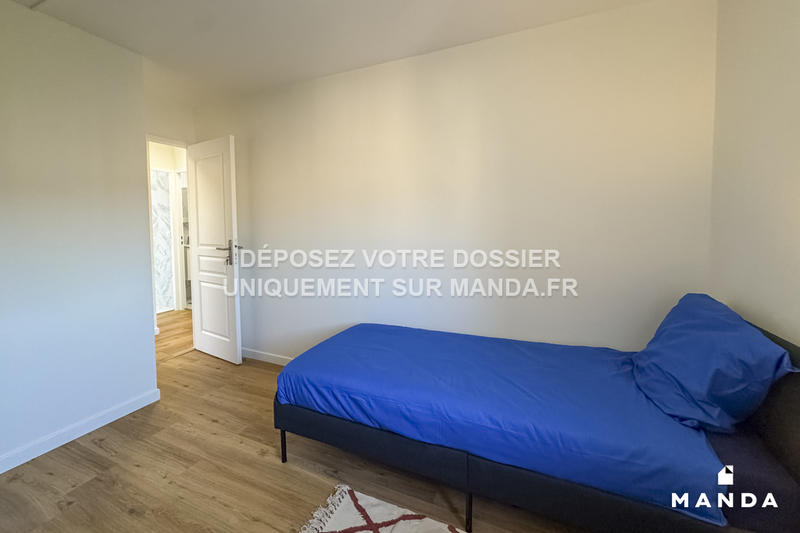 Chambre - 9 m² - 6 pièces