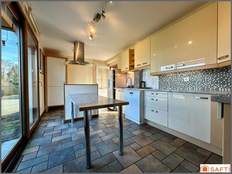 Maison - 228 m² - 7 pièces