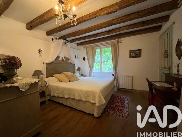 Maison - 318 m² - 12 pièces