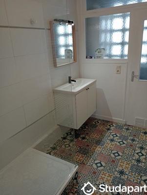 Chambre - 9 m² - 1 pièce