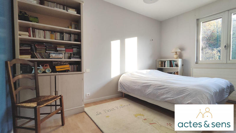 Maison - 215 m² - 10 pièces