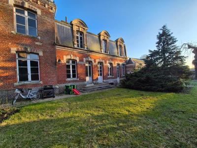 Maison - 300 m² - 8 pièces