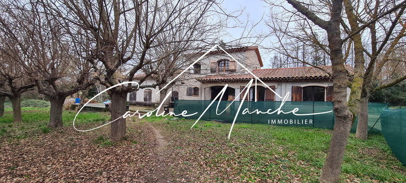 Propriété - 300 m² - 8 pièces