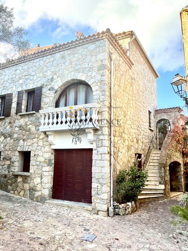 Maison - 271 m² - 9 pièces