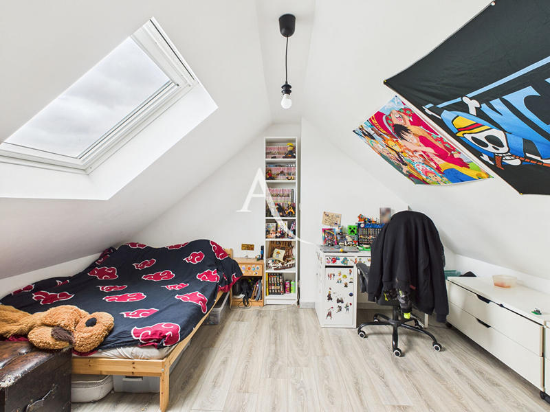 Maison - 104 m² - 5 pièces