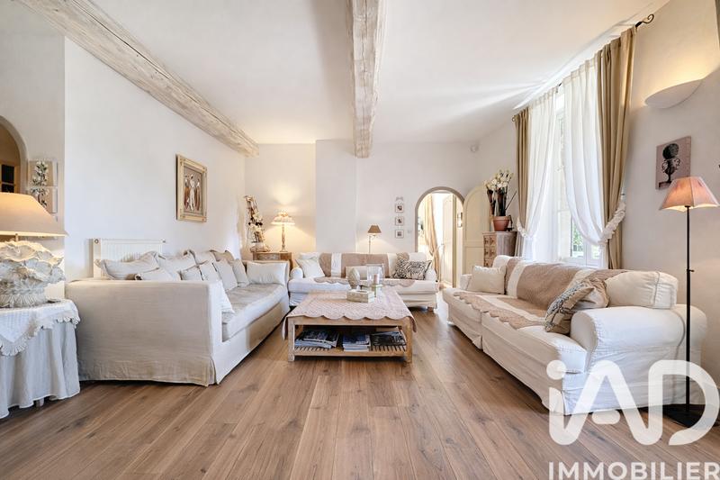 Maison - 350 m² - 12 pièces