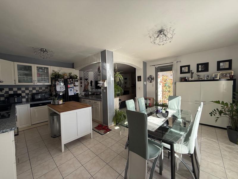 Maison - 102 m² - 4 pièces