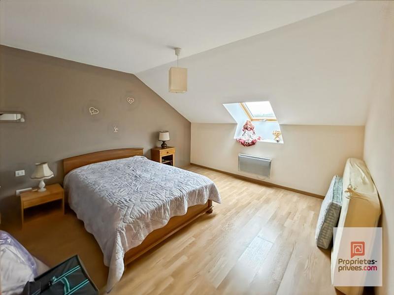 Maison - 230 m² - 8 pièces