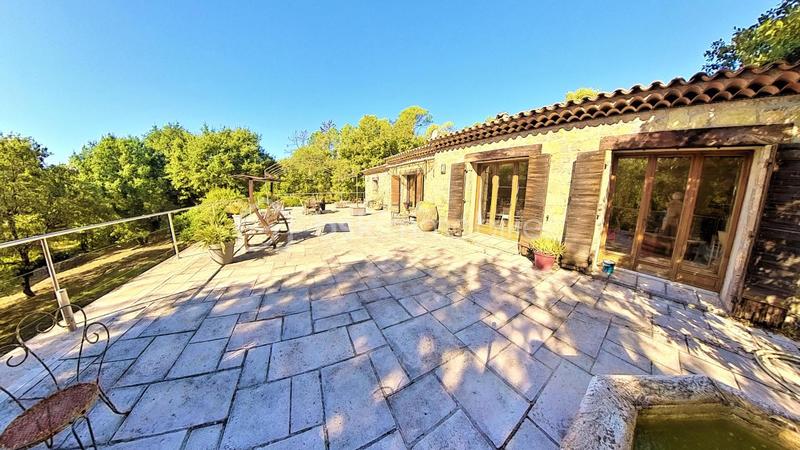 Maison - 210 m² - 8 pièces