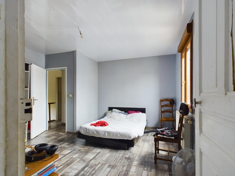 Maison - 90 m² - 5 pièces